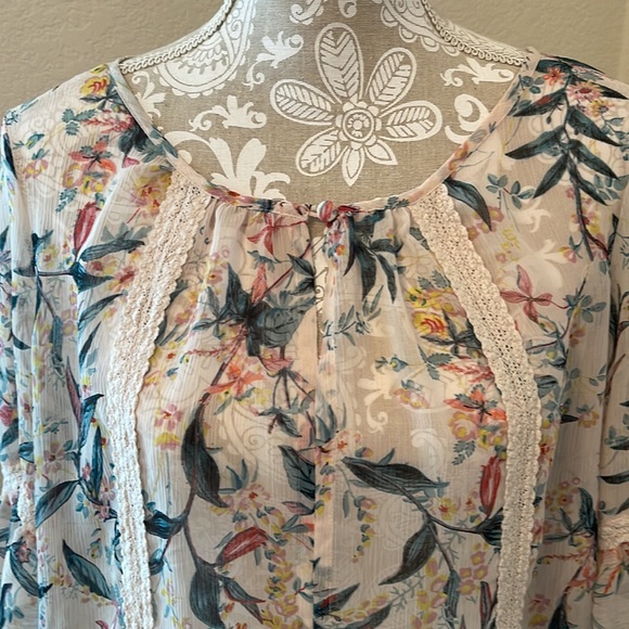 Lauren Conrad XL top - Picture 2 of 4